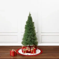 LuxenHome 5Ft Holiday Slim Artificial Pampas Grass Tree In Green -Northlight Decor Sale GUEST 7f28c3e1 e38a 4696 8b49 df55577e0b2e